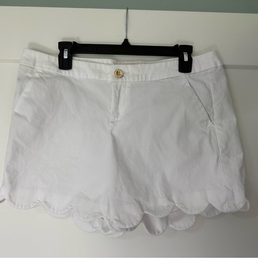 Lilly Pulitzer White Scalloped Hem Shorts